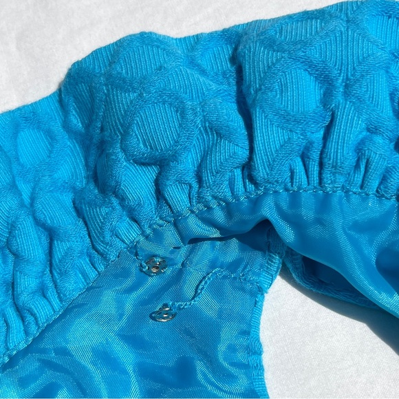 Taylor Sleeveless Ruffle Collar Sheath Dress Blue w/ Circular Textured Pattern - Picture 6 of 12